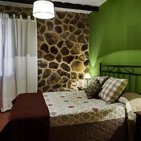 El Caldero Sierra De Bejar بيت للعطل
